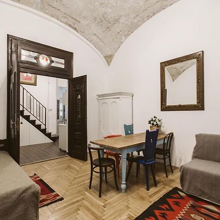 The Chapel - History, Tradition, Luxury Budapest Extérieur photo